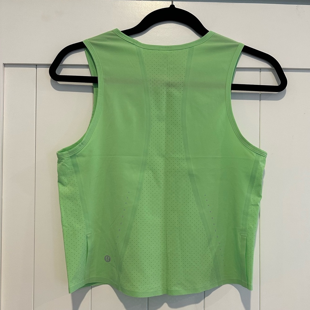 Lululemon Stretch Tank Run Length in Green Glow Sz 4 - Picture 2 of 4